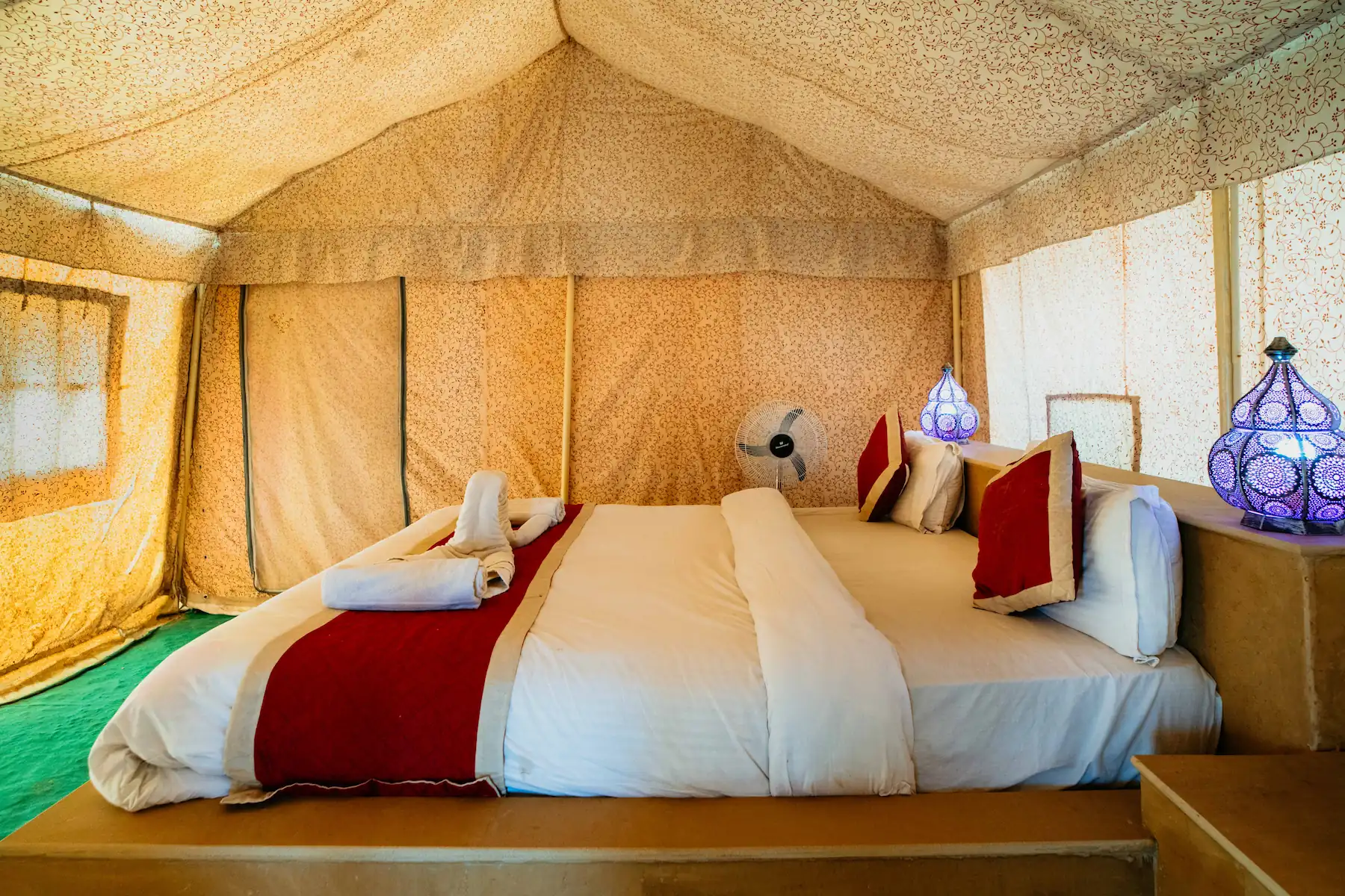Deluxe Swiss Tent Seating
