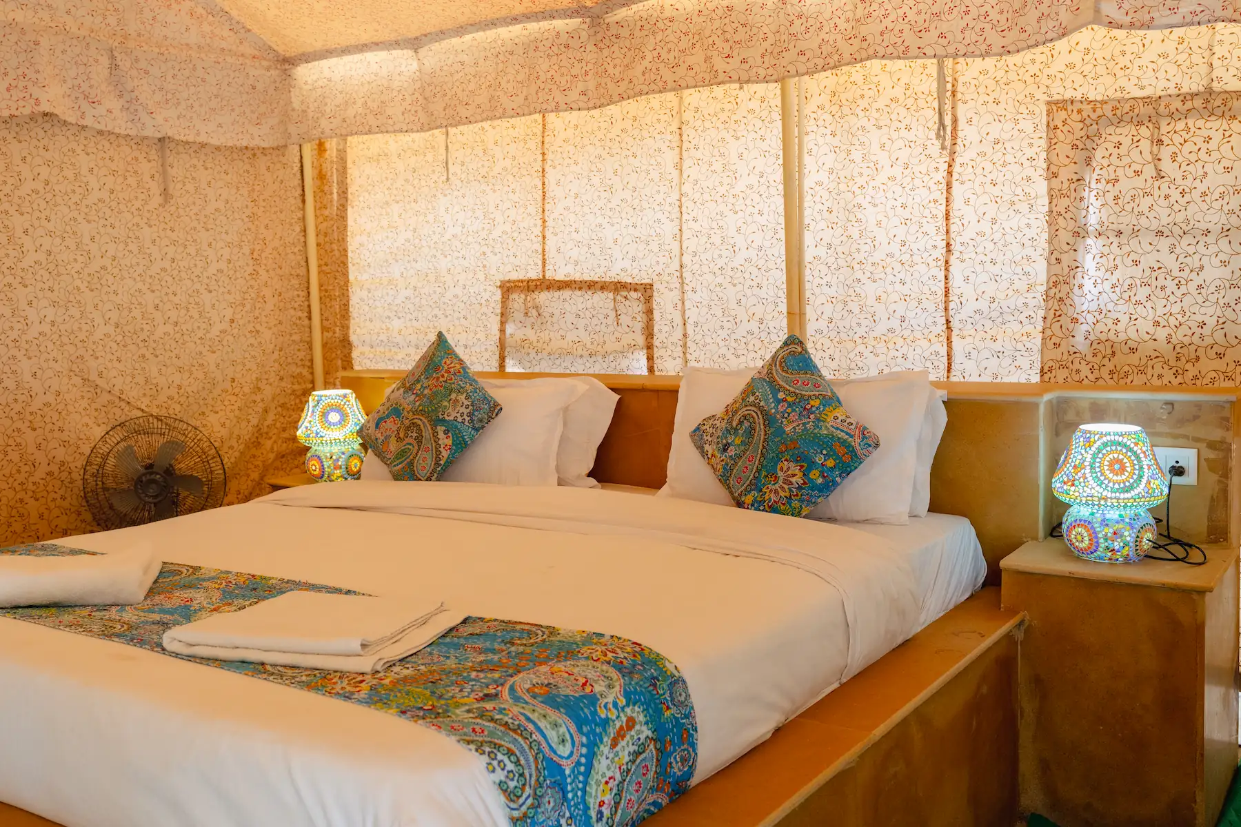 Deluxe Swiss Tent Style